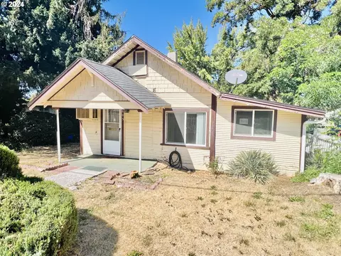 805 E 13th St, The Dalles, OR 97058
