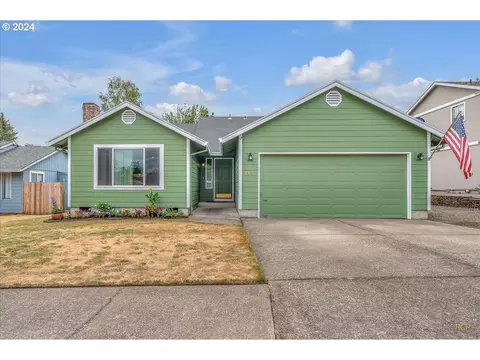 340 SE 17th St, Troutdale, OR 97060