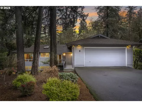8 Pimlico Ter, Lake Oswego, OR 97035