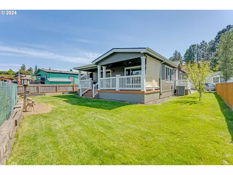 10400 SE Cook Ct #172, Milwaukie, OR 97222