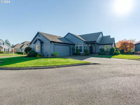 2333 Miller Ct, Woodburn, OR 97071