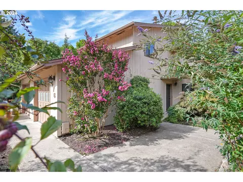 1676 SW Country Club Pl, Corvallis, OR 97333