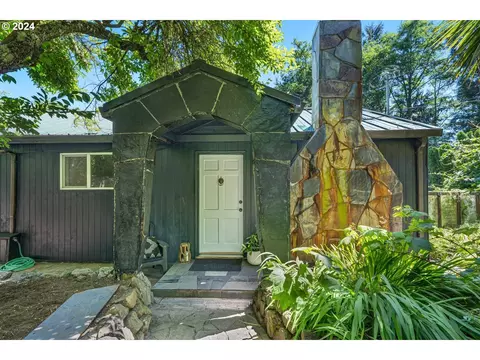 4615 Hughey St, Tillamook, OR 97141