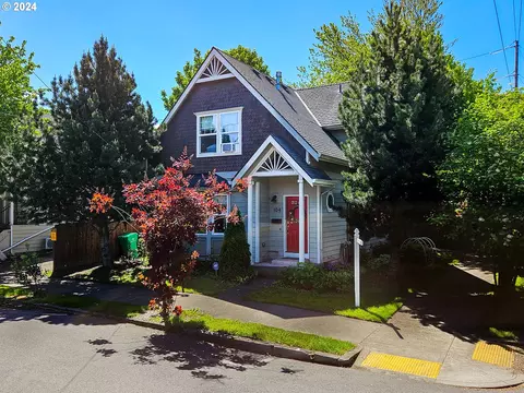 104 NE San Rafael St, Portland, OR 97212