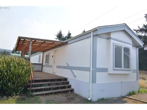 196 Jacobson Rd, Cathlamet, WA 98612