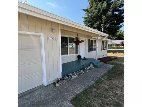 895 Midland Way, Brookings, OR 97415