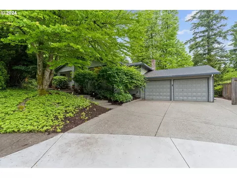 7065 SW Heath Pl, Beaverton, OR 97008