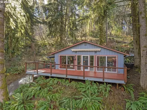 9884 Beach Dr, Birkenfeld, OR 97016
