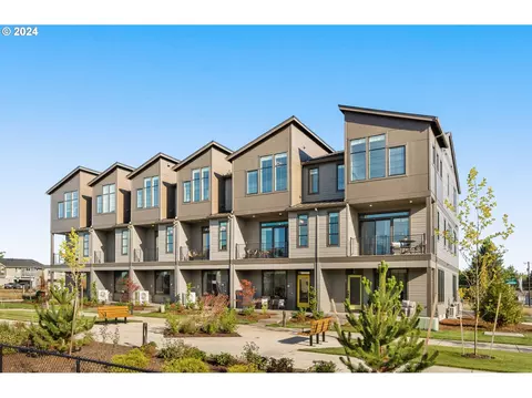 3315 SE White Oak Ave, Hillsboro, OR 97123