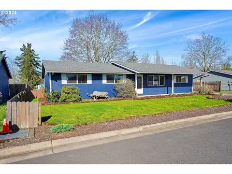410 Stowers Rd, Molalla, OR 97038