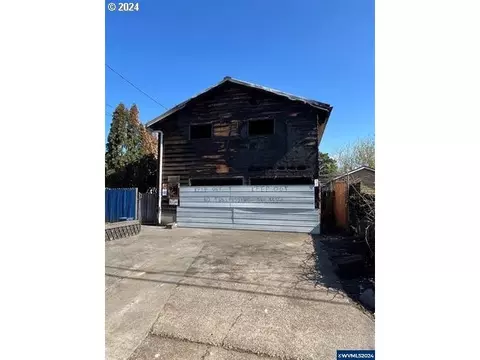 769 NE 18th St, Salem, OR 97301