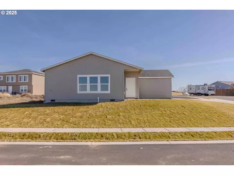 320 Rosalynn Dr, Stanfield, OR 97875
