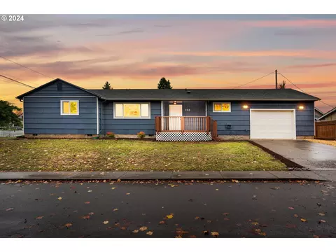 396 N Grove Ct, Eugene, OR 97404