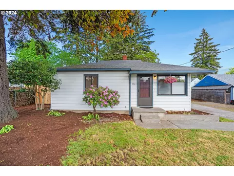 4220 SE 104th Ave, Portland, OR 97266