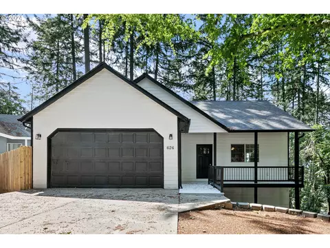 626 S 73rd St, Springfield, OR 97478