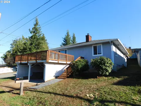 1300 Spruce St, Myrtle Point, OR 97458