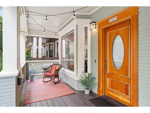 1933 NE 13th Ave, Portland, OR 97212
