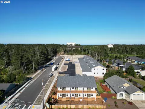 1591 37th St, Florence, OR 97439