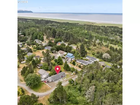 33142 Sea Ridge Ln, Warrenton, OR 97146