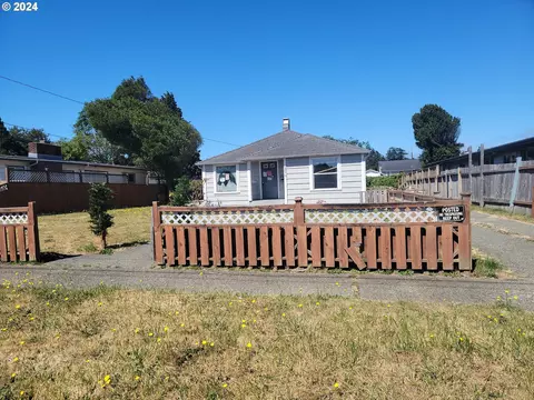 2070 Everett Ave, North Bend, OR 97459 photo 1