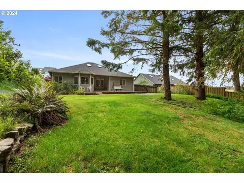 2448 NE Voyage Loop, Lincoln City, OR 97367