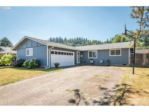 109 Holly Park St, Longview, WA 98632