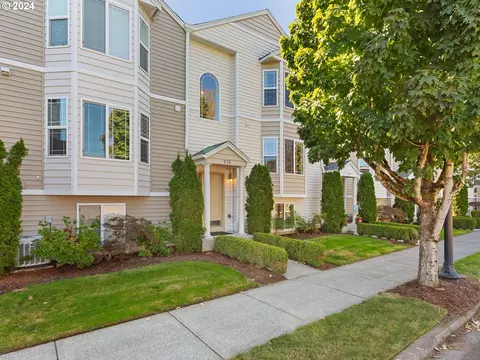 5700 NE 82nd Ave #C-18, Vancouver, WA 98662