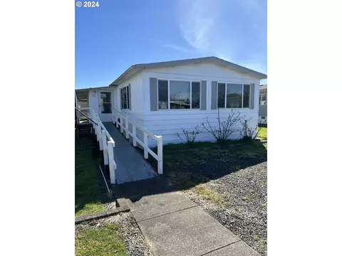 701 NW Warrenton Dr #22, Warrenton, OR 97146