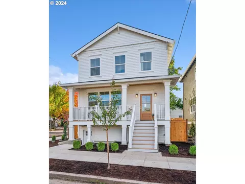 2494 SE Cora St, Portland, OR 97202