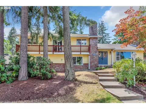 1410 W 28th Pl, Eugene, OR 97405