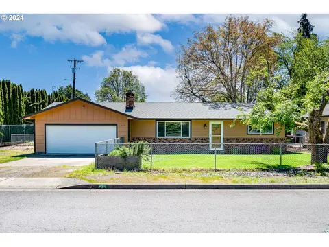 425 Colt Dr, Eugene, OR 97401