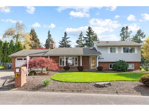 17070 SE Rock Creek Ct, Clackamas, OR 97015