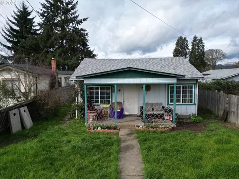 36 NW Brantley Dr, Winston, OR 97496