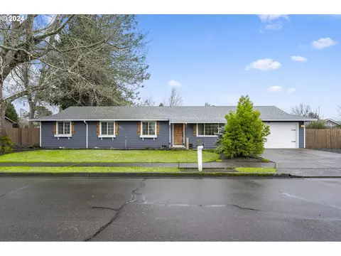 912 E Pioneer Ln, Newberg, OR 97132