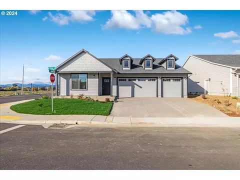 430 S Cedar St, Yamhill, OR 97148