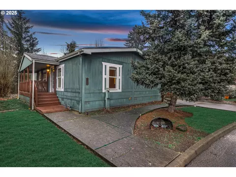 1282 3rd St #102, Lafayette, OR 97127