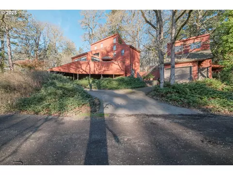 114 Holloway Hts, Brownsville, OR 97327
