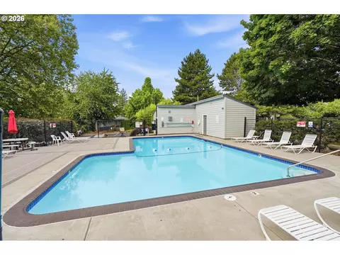 Exterior - 159 SW Florence Ave #E26, Gresham, OR 97080 photo 5 of 6