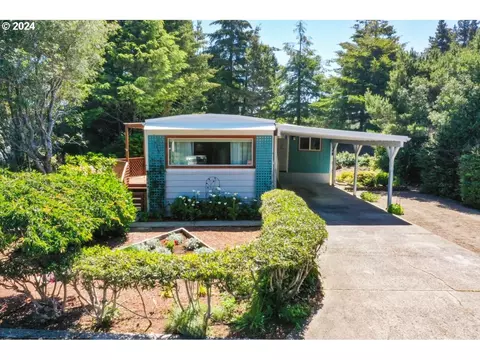 1600 Rhododendron Dr #291, Florence, OR 97439