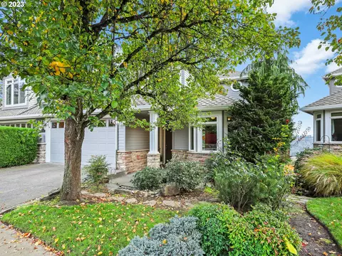 1910 Hall St, West Linn, OR 97068