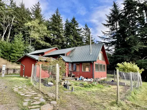 47591 Pacific View Rd, Langlois, OR 97450