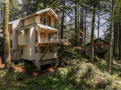 5312 SW Burton Dr, Portland, OR 97221