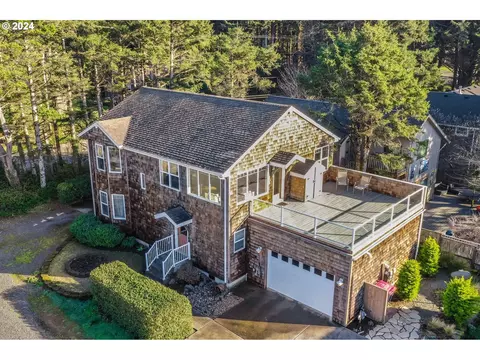 123 W Orford St, Cannon Beach, OR 97110