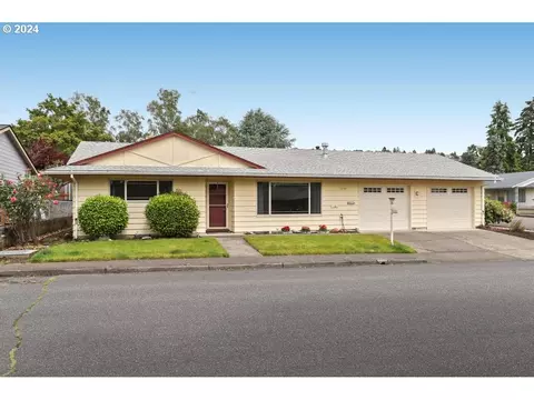 15795 SW Queen Victoria Pl, Portland, OR 97224