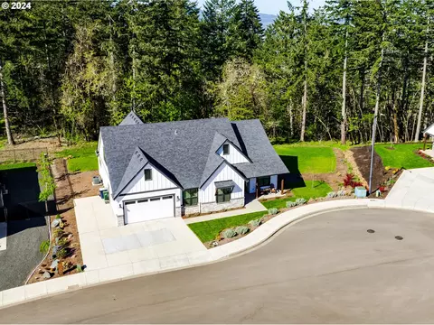 989 S 66th Ct, Springfield, OR 97478