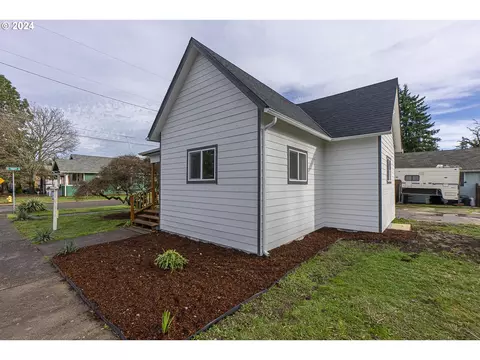704 SE Hembree St, Mcminnville, OR 97128
