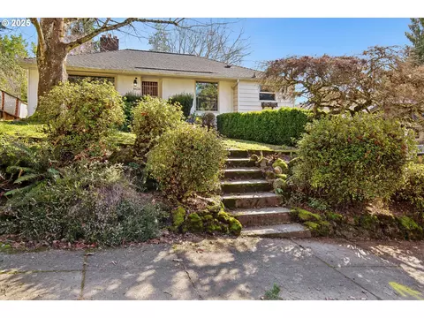 8436 SW 11th Ave, Portland, OR 97219