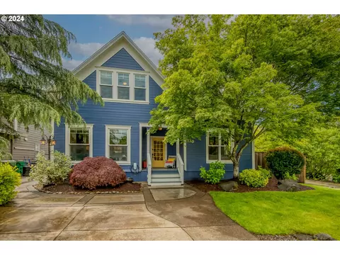 130 E Illinois St, Newberg, OR 97132