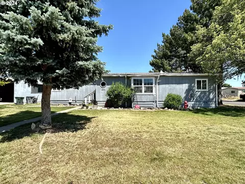 2402 Empire Dr, La Grande, OR 97850