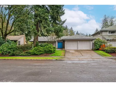 1784 Happy Ln, Eugene, OR 97401